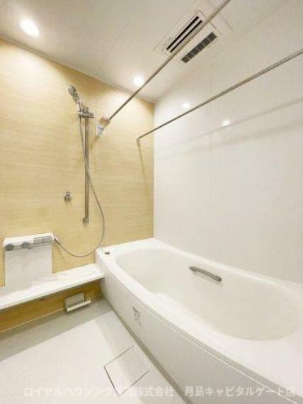 浴室 心地よいバスタイムを実現するゆったりとしたバスルームです。準備も簡単なフルオートバスシステム