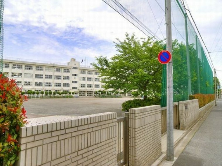 中学校 江戸川区立小岩第四中学校 徒歩7分。