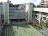 小学校 1学年2学級の少人数制の学校です。