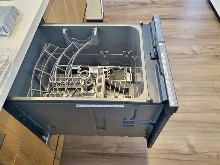 発電・温水設備 食器洗浄乾燥機は食器と洗剤を入れてスイッチを押すだけ！洗い～乾燥まで！楽々後片付け!!