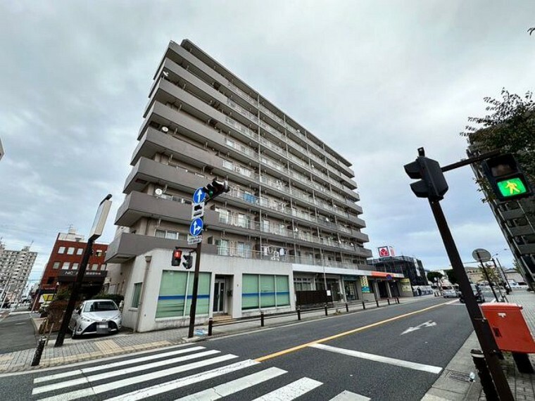 外観写真 横須賀中央駅徒歩9分、総戸数83戸のコミュニティ