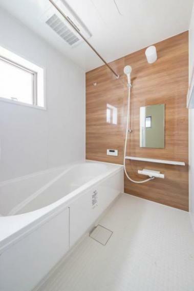 浴室 ■浴室■　浴室乾燥機が備わったゆったりとしたバスルーム（11号棟）