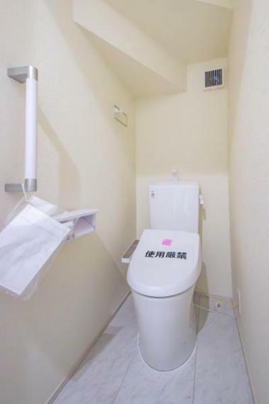 トイレ ■トイレ（1階）■　ウォシュレット付き温水洗浄便座（1号棟）