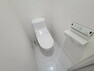 トイレ 冬場でも便器が暖かく、快適なウォシュレット機能付きトイレ。