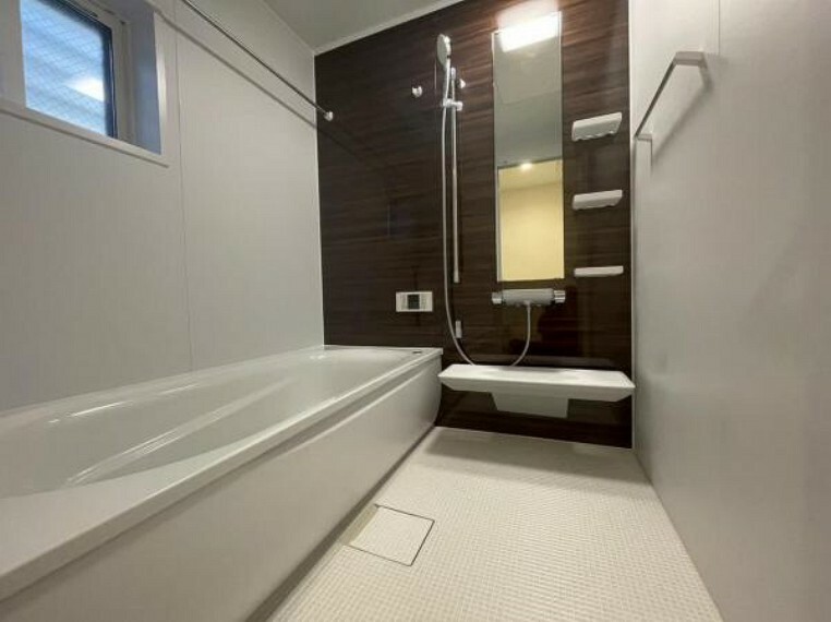 浴室 1日の疲れを癒してくれる広々とした浴室は癒しの空間。
