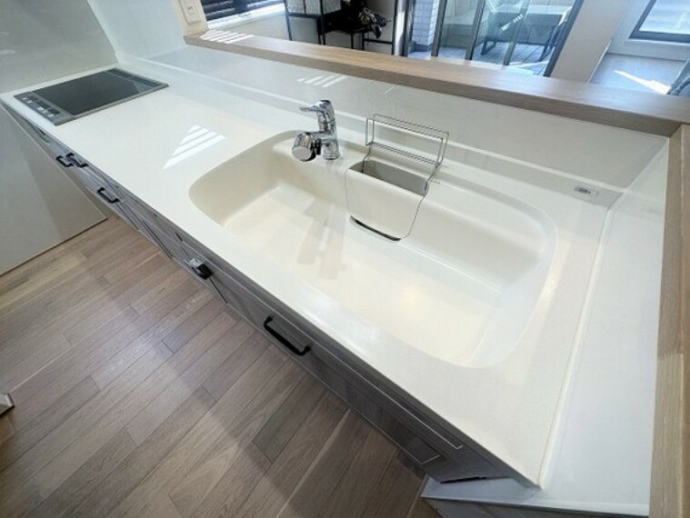 ■食洗機や浄水器を備えた使い勝手のよいシステムキッチン