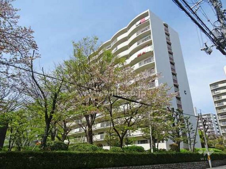 外観写真 阪急南茨木ハイタウン駅前高層住宅C棟の外観（南東側から）