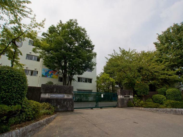 中学校 伊奈町立小針中学校