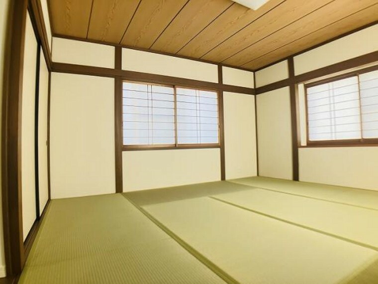 和室 リビングから目が届く和室は、お子様の遊び場・ 家事スペースとして使うのもオススメです！
