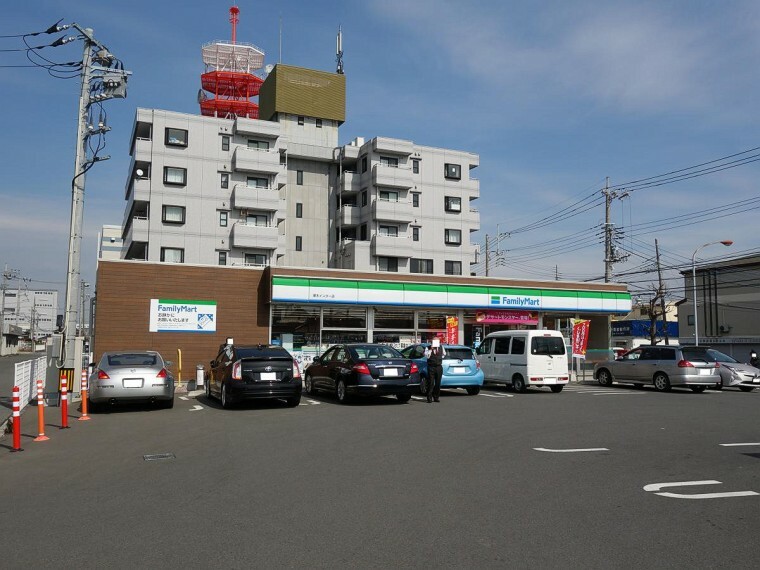 コンビニ 【コンビニエンスストア】ファミリーマート　厚木インター店まで524m