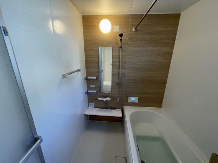 浴室 【浴室】換気乾燥機付きのユニットバスはゆとりあるリラックス空間。