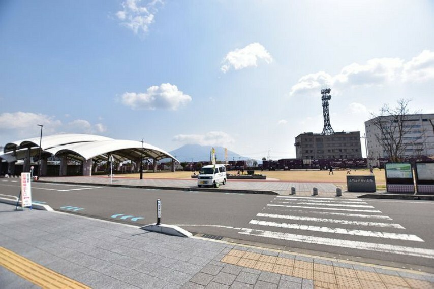 公園 かんまちあ【かんまちあ】鹿児島市浜町にある公園やイベント施設の総称。屋根付きイベント会場や遊具など用途に合わせて使用できる施設になっています。