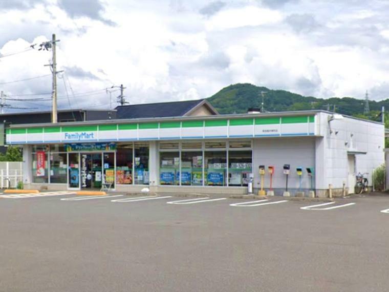 コンビニ ファミリーマート福井東町店