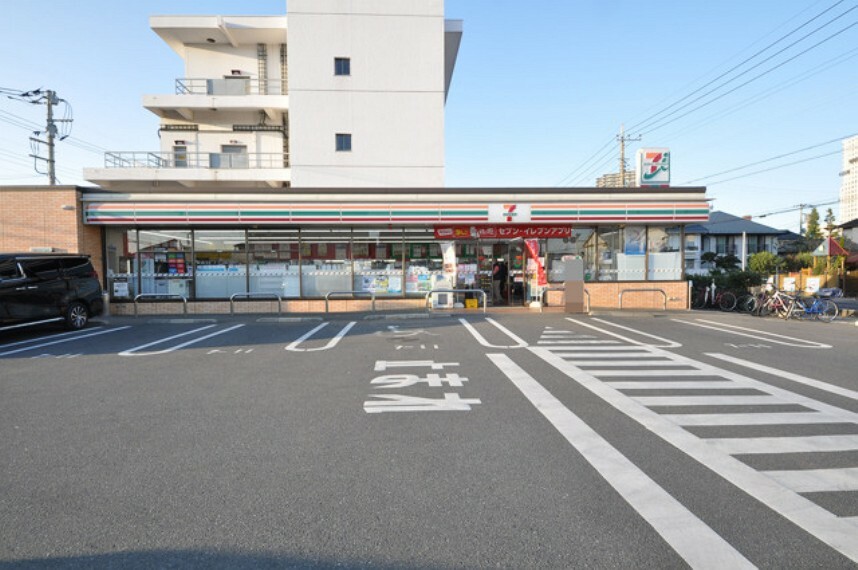 コンビニ セブンイレブン所沢元町店