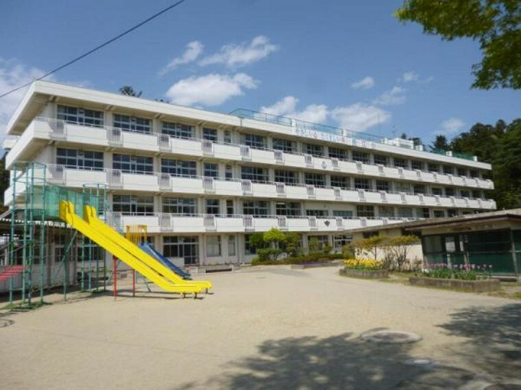 小学校 枡江小学校 320m（徒歩4分）