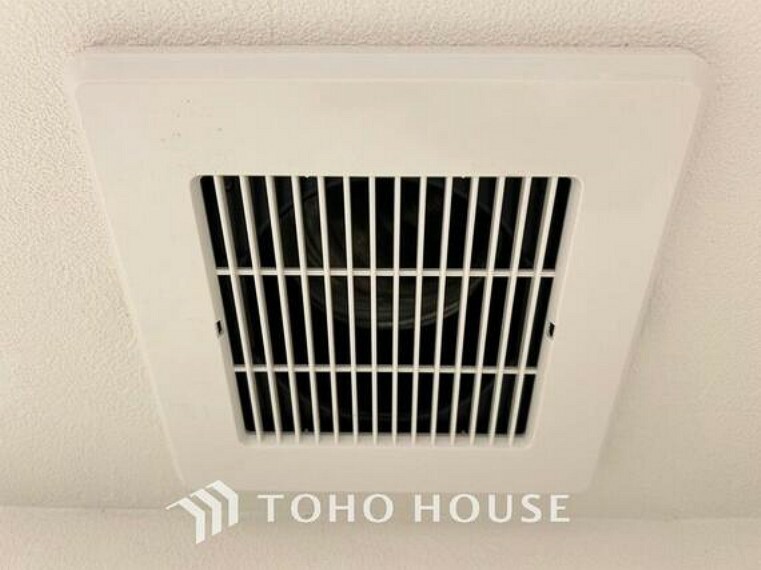 冷暖房・空調設備 従来の自然換気とは異なり、強制的に室内の空気の入れ替えを自動的に行う事を可能とした「換気設備」のこと