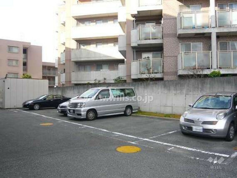 敷地内駐車場 敷地内平面駐車場