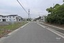 現況写真 物件の南側前面道路（西側から）［2023年6月14日撮影］