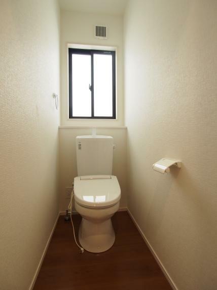 トイレ 2階にもトイレがあります。