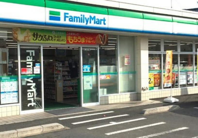 コンビニ 【コンビニエンスストア】ファミリーマート 川越的場店まで453m