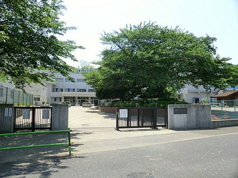 小学校 日野市立東光寺小学校　距離約500m