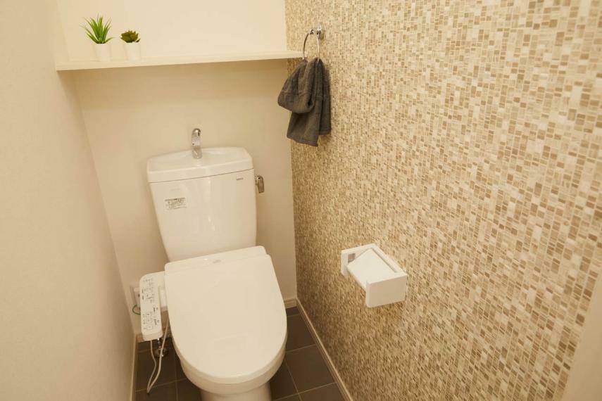 同仕様写真（内観） 【KITTO松原西モデルハウス】 温水洗浄便座付きのトイレです。年間を通して、快適に使うことができます。