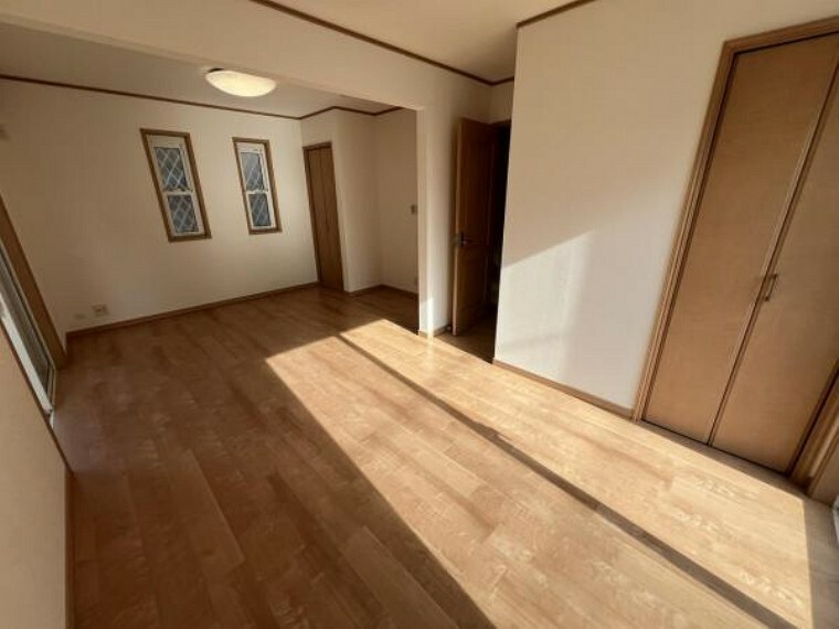 11.5帖の洋室！ゆとりあるお部屋にどのように家具を配置しようか想像が膨らみますね。