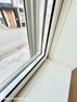 全室設置のペアガラスは室内の温度を保つほかにも結露も防止し室内のカビなどを防ぎます。
