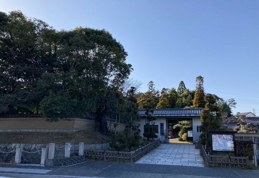 公園 長府庭園 徒歩55分。