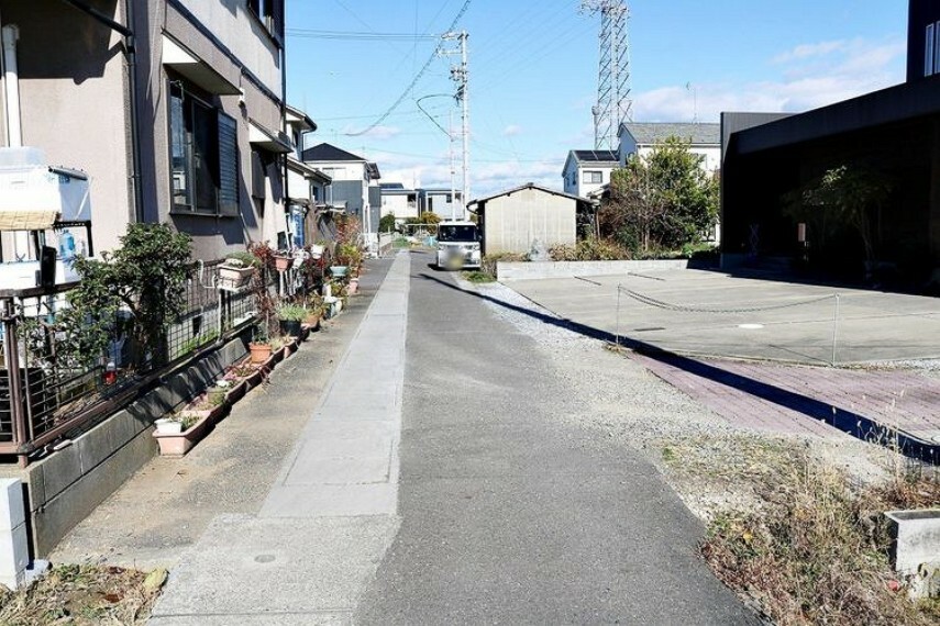 現況写真 前面道路含む現地写真