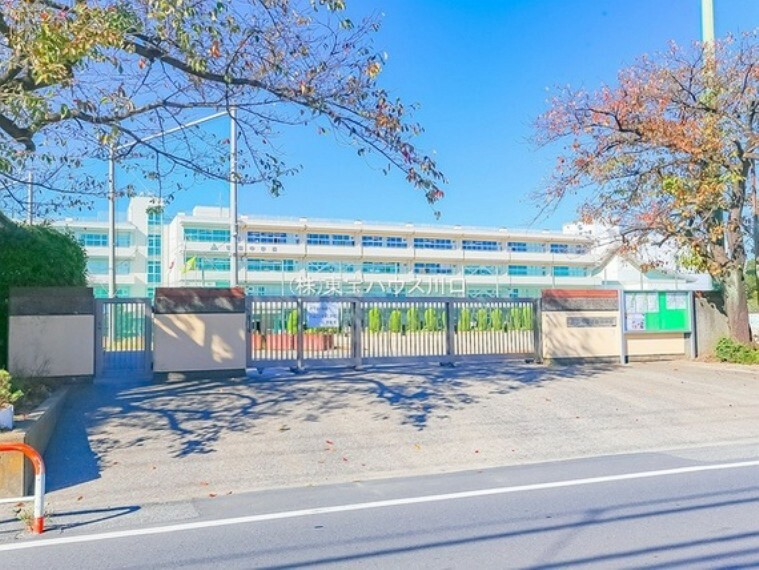 中学校 戸田市立笹目東小学校 距離780m