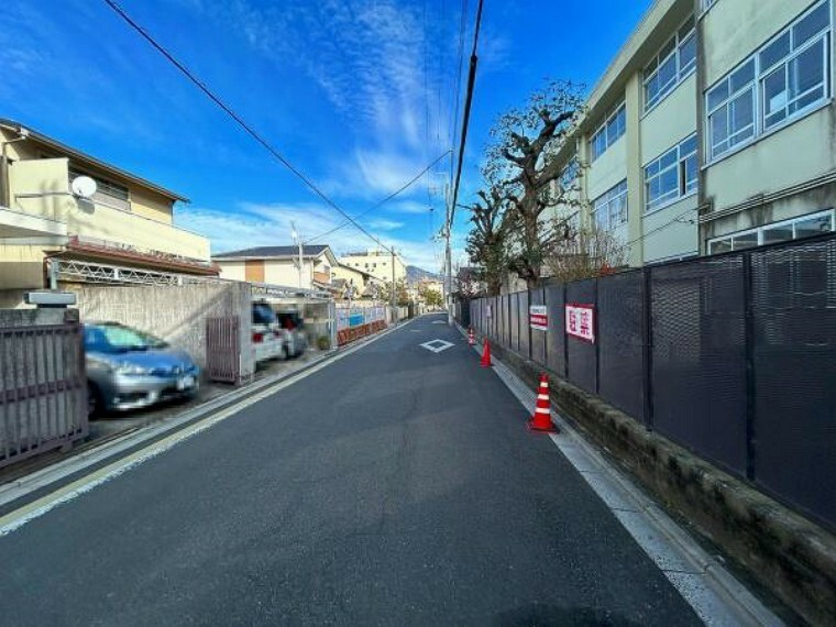 現況写真 前面道路含む現地土地写真