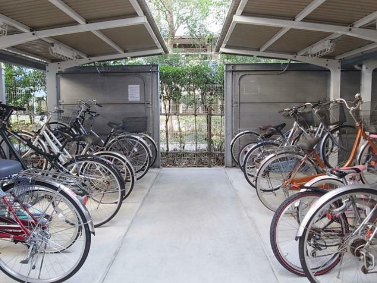 自転車置場は337台分を敷地内に確保したほか、バイク置場も19台分をご用意。