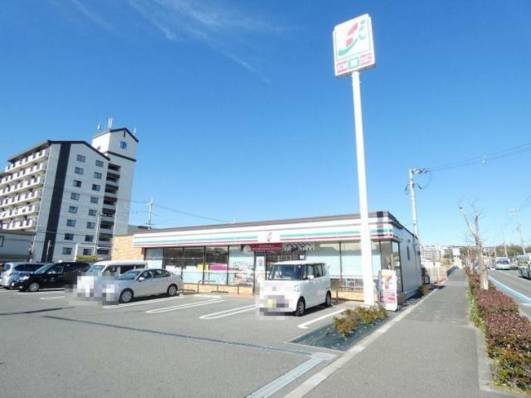 コンビニ セブンイレブン 高槻土室町店