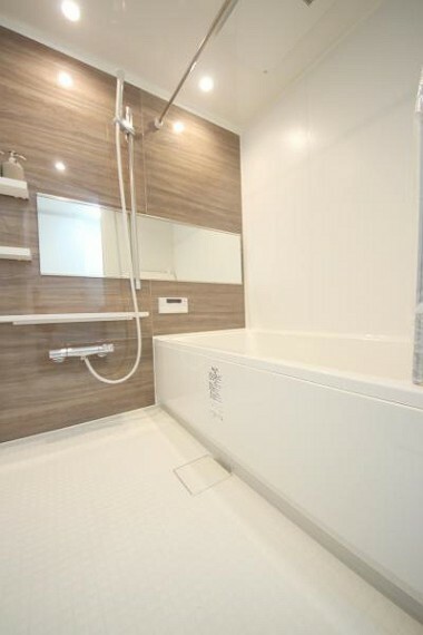 浴室 ■くつろぎのバスタイム、便利な浴室乾燥付きです。