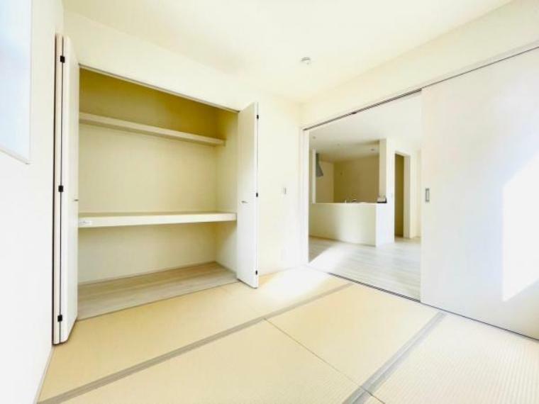 和室 【和室】リビングから続く和室はいろいろな用途で利用できる便利なお部屋です。