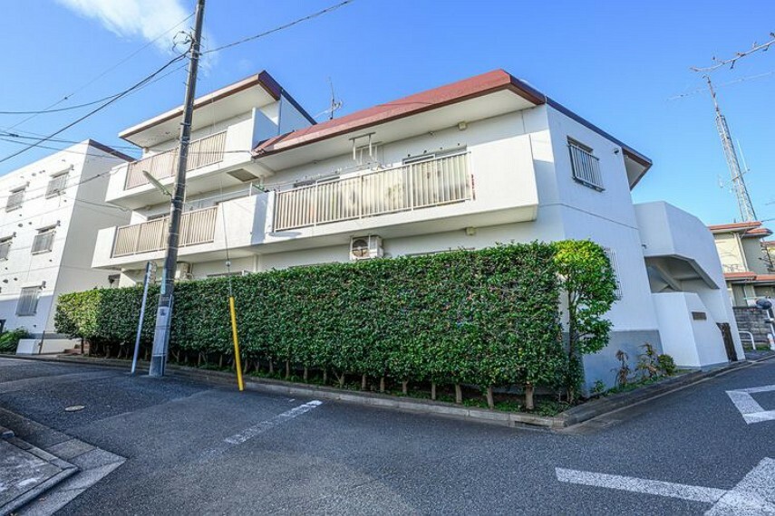 外観写真 【外観】野村不動産（株）旧分譲【コープ野村】シリーズ。3階建ての低層マンション。