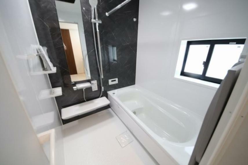 浴室 浴室換気乾燥機付ゆったり1坪サイズの浴室です