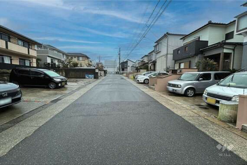 現況写真 物件の北側前面道路（西側から）