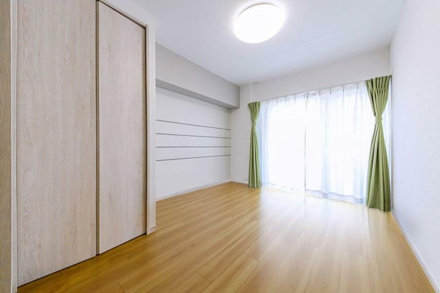 クローゼット付き洋室 ※画像はCGにより家具等の削除、床・壁紙等を加工した空室イメージです。