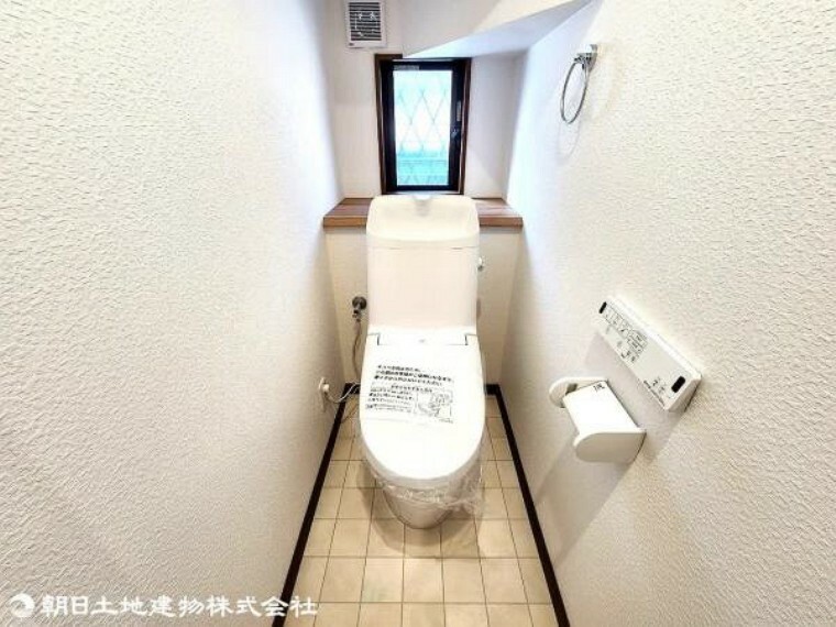 トイレには快適な温水清浄便座付。