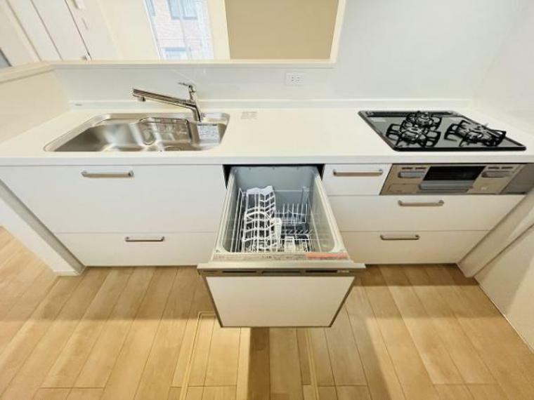 キッチン 食洗器付きのシステムキッチンです　家事の時短は嬉しいく便利ですね！