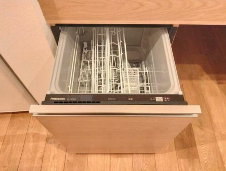 キッチン 人気の食器洗浄乾燥機が時短に一役買ってくれます！