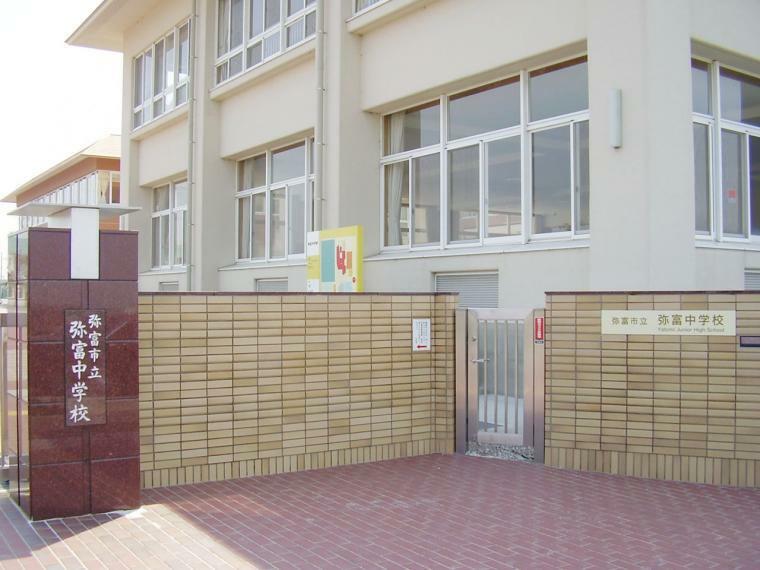 中学校 弥富市立弥富中学校