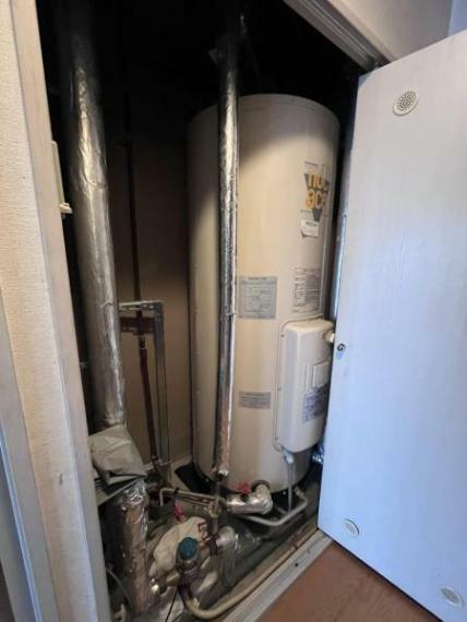 発電・温水設備 【電気温水器】電気温水器は点検を行います。