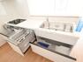 O号棟　ビルトイン食洗機　【府中市日新町3丁目】  ビルトイン食洗機は毎日の家事を軽減させてくれます。またワークトップも広々使え機能性も向上します。　