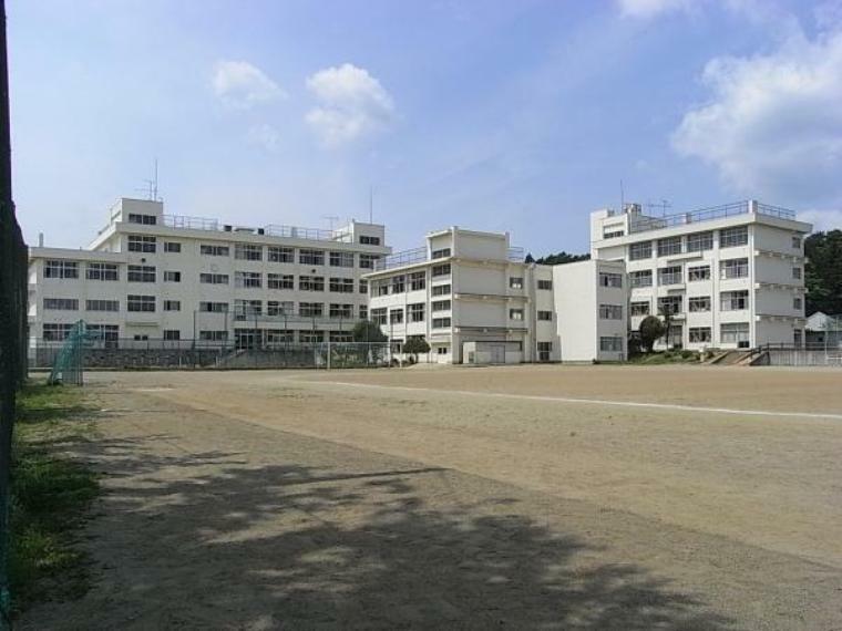 中学校 仙台市立愛宕中学校　634m（徒歩8分）