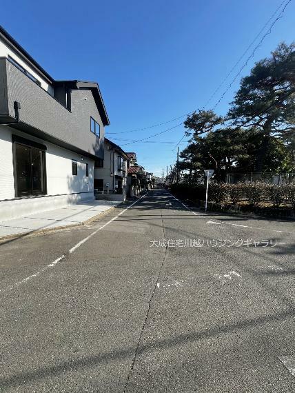 現況写真 2号棟:前面道路（南西側6m公道）　現地写真2024.1.30撮影