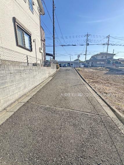 現況写真 前面道路（東側約4m公道）　現地写真2023.11.24撮影