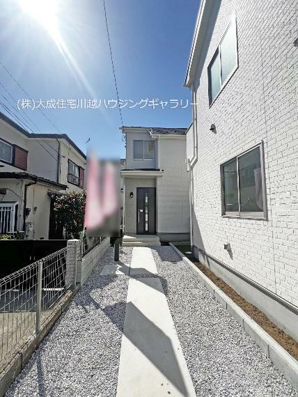 現況外観写真 閑静な住宅街にございます！　2号棟:現地写真2024.3.11撮影